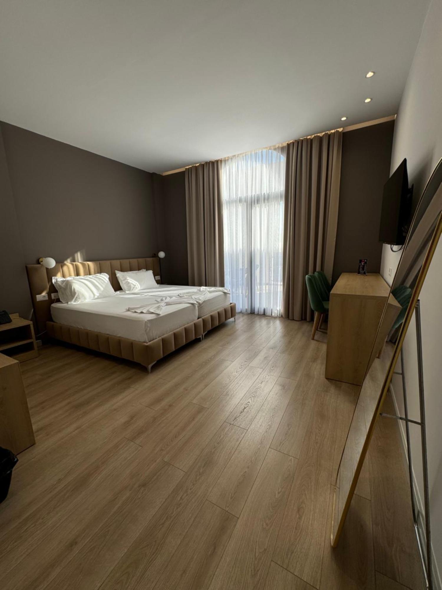 Hotel Panorama & Spa エルバサン エクステリア 写真