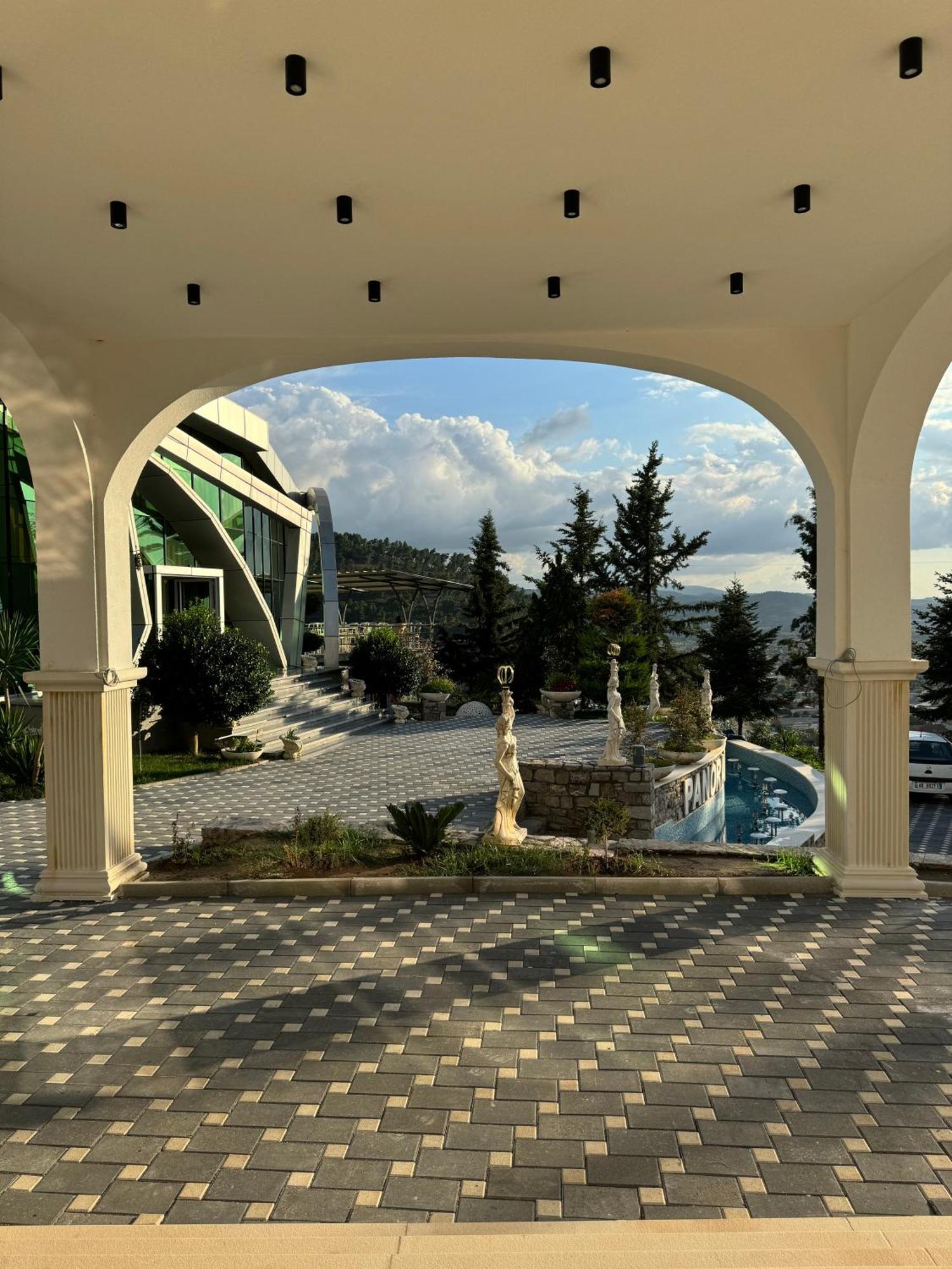 Hotel Panorama & Spa エルバサン エクステリア 写真
