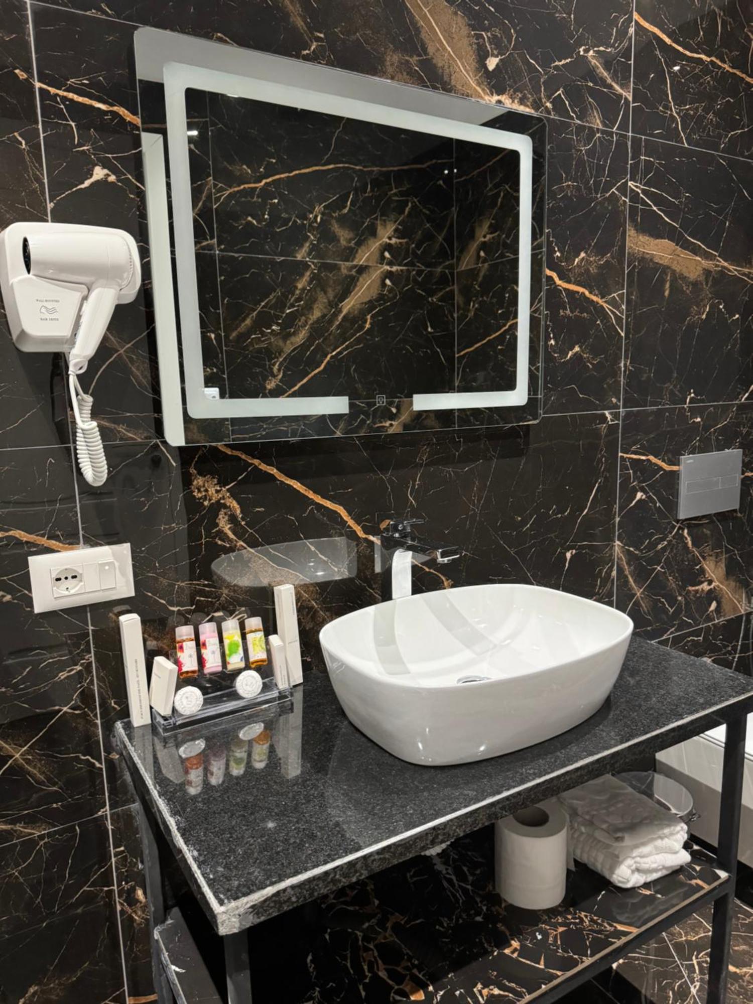 Hotel Panorama & Spa エルバサン エクステリア 写真